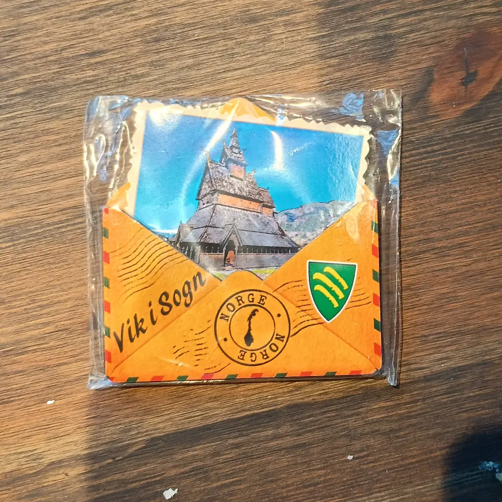 Magnet - Hopperstad i konvolutt 